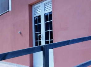 Appartement de 2 chambres a Le Moule a 800 m de la plage avec piscine partagee et jardin closa