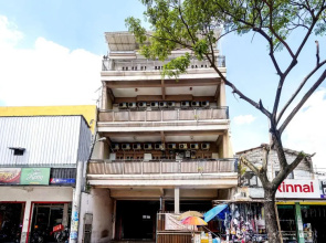 OYO Flagship 90890 Bratang Gede Residence