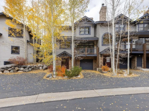 1952 Northstar 3 Bedroom Townhouse by RedAwning