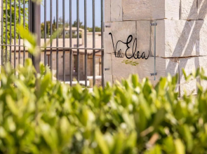 Villa Elea, New Deluxe Golf Villa at Aphrodite Hills - 6 Bedrooms, 7 Bathrooms