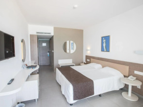 Vassos Nissi Plage Hotel & Spa