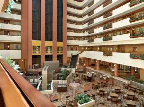 Embassy Suites by Hilton E Peoria Riverfront Conf Center