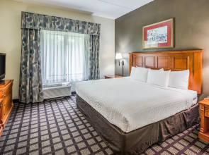 Clarion Suites Conference Center near I-95
