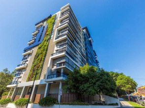 Moments from Sydney Harbour