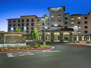 Oxford Suites Sonoma County