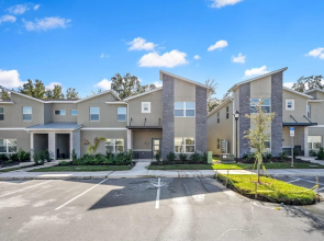 Luxury Chic Modern Home Prime Location