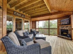 Big Bear Retreat - 4 Bedrooms, 4.5 Baths, Sleeps 12 4 Cabin by RedAwning