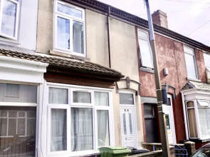Lovely 6 bed Property Located Within Dudley