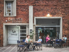 Darwin Apart