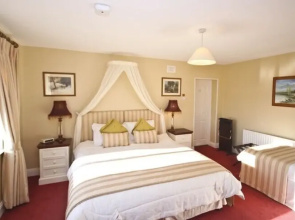 Newlands Country House