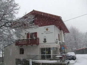 Hostal Rural Arrobi Borda