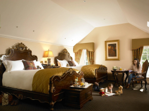 Trump MacLeod House & Lodge, Scotland