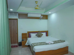 Rochas Hotel & Resort Bogura