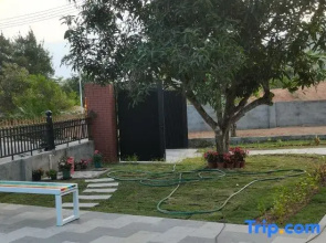 Lingshui Nanwan Monkey Island Qingshan Courtyard