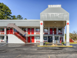 OYO Hotel Pineville LA Hwy 165