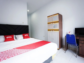 Putri Kesia Rooms by OYO Rooms