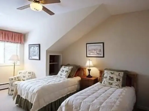 Stewart's Path Apartment