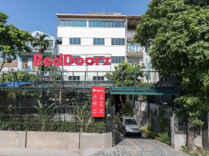 Reddoorz Plus Near Westlake Tay Ho