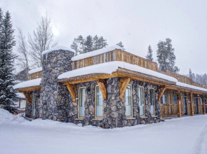 Trailhead Inn