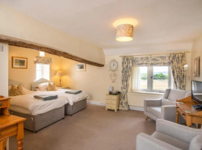 Heathy Lea Bed And Breakfast