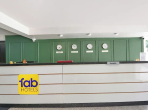 Fabhotel The White Pepper