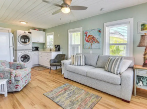 Outdoor Bar & Heated Pool: Bradenton Beach Home