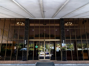 Charbonnier Motor Inn