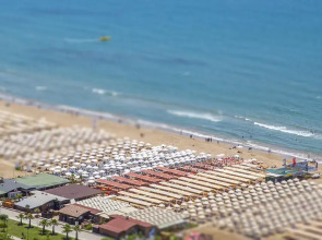 Hotel Orange Palace Side