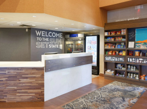 Hampton Inn & Suites Phoenix-Goodyear