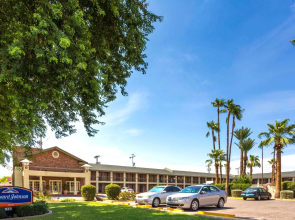 Howard Johnson by Wyndham Scottsdale Old Town
