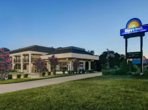 Days Inn by Wyndham Greenville MS
