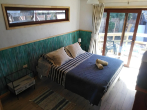 Hostal F