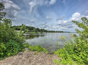 Lake Nagawicka Home - 2 Blocks to Boat Launch