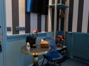 Hotel du Théâtre by Patrick Hayat