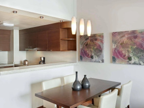 Hyatt Place Dubai Al Rigga Hotel & Residences