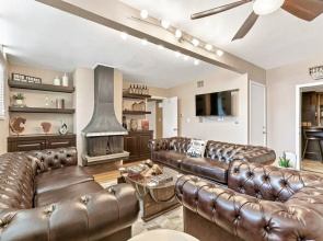 Large Luxury Home W/pool, Hot-tub, Grill/bar, &cin