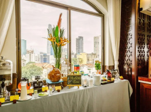 Happy Life Grand Hotel & Sky Bar