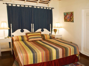 Seagrapes 5br by Jamaican Treasures