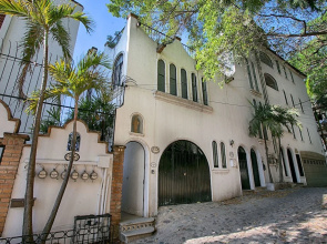 Casa Cielo 3 BR by Casago