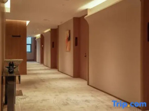 Lansheng Hotel (Xing Yi Jushan Square Mengle City Branch)
