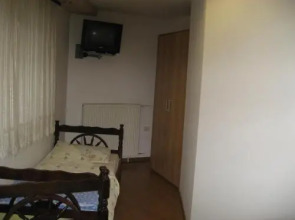 B&B Apolon