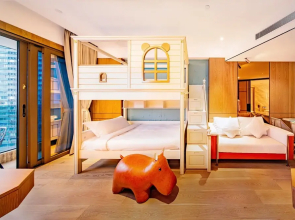 YOHO Treasure Island Hotel