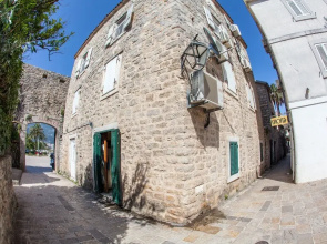 Old Town Apartment Dan
