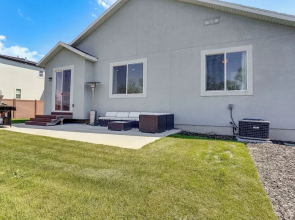 Vineyard Retreat w/ Gas Grill Near Utah Lake!