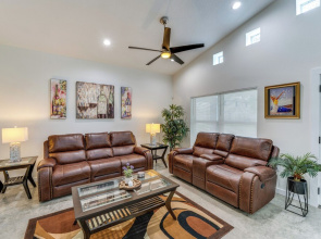 Daytona Beach Vacation Home ~ 4 Mi to Main St Pier