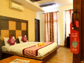 OYO 305 Hotel Rajdeep Palace