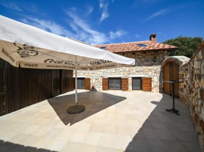 Authentic Stone House Stela & Lea
