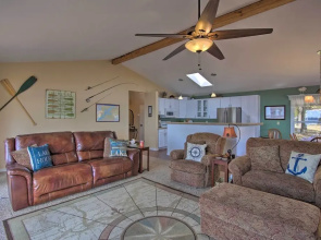 Shared Boat Ramp: Waterfront Home in Grove