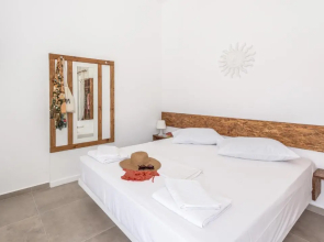 Plakes Sea View Suites