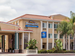 Holiday Inn Express Anaheim West by IHG